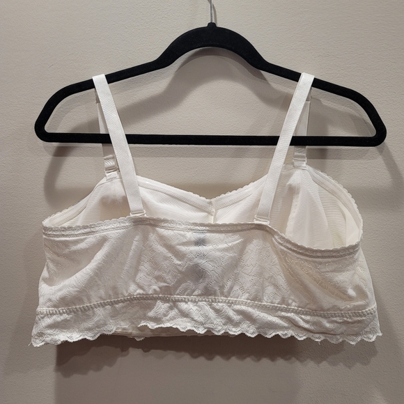 Torrid Lightly Lined 4-way Stretch Lace Bandeau - 2 - Picture 5 of 7